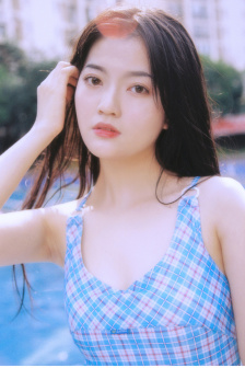 女性黑色蕾丝抹胸开叉短裙拔萝卜